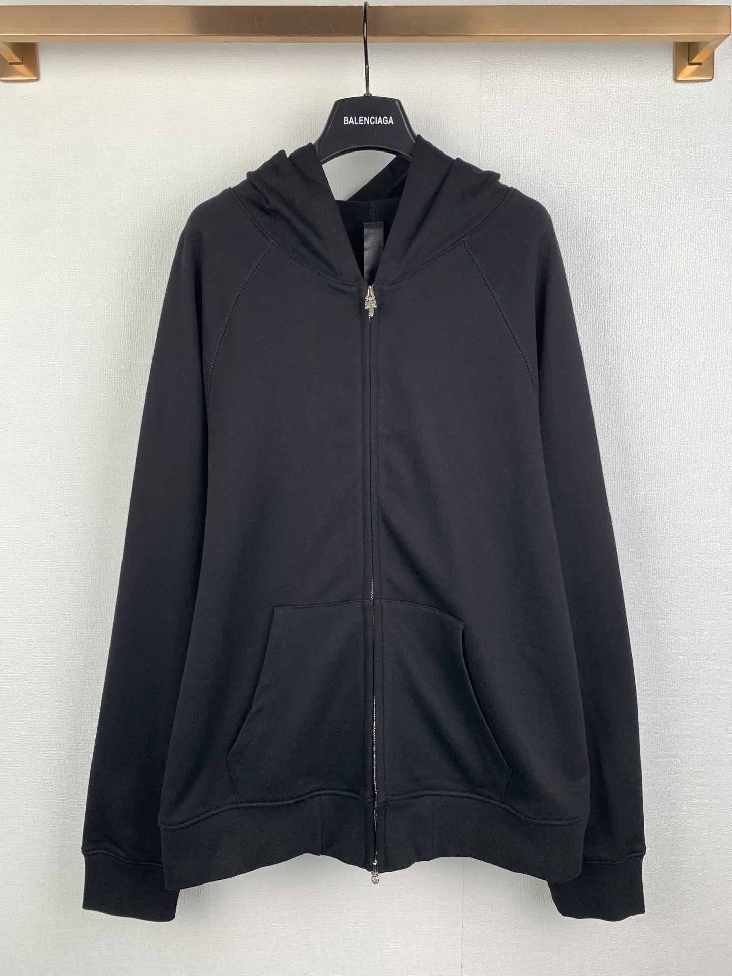 P480 Chrome Hearts 25SS solid color hooded embroidered letter sweatshirt, genuine product purchased and developed by 22939, 420g 100% cotton combed cotton fabric, 440g 1*1 matching high-end fashion brand rib, fabric wash, imported embroidery, customized 1:1 leather strip, customized 1:1 nameplate, customized 1:1 zipper, customized 1:1 trademark, loose version Size: S M L